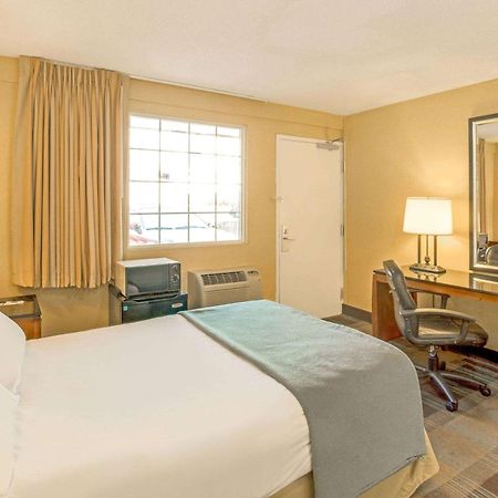 Travelodge By Wyndham Silver Spring Buitenkant foto