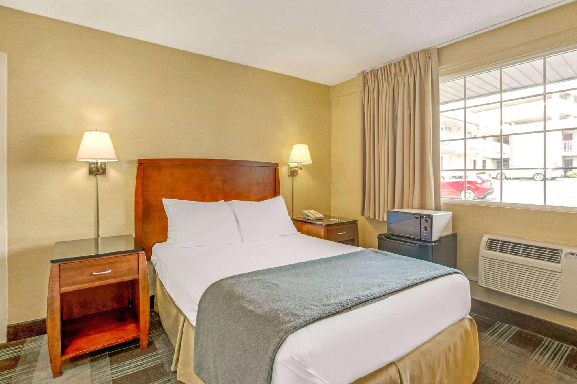 Travelodge By Wyndham Silver Spring Buitenkant foto